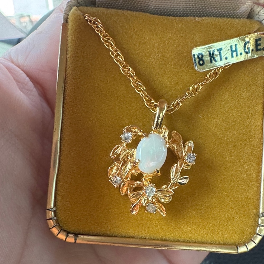 Vintage 18k gold over 925 silver Opal Pendant Necklace